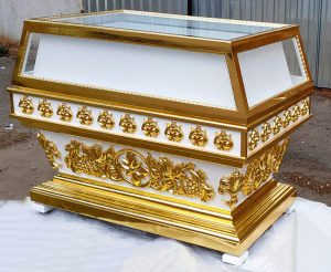 Гробница резная для храма с эффектом под золото