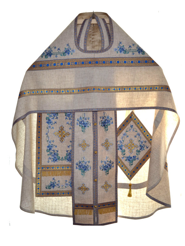 Пошив летних церковных облачений для священников из льна