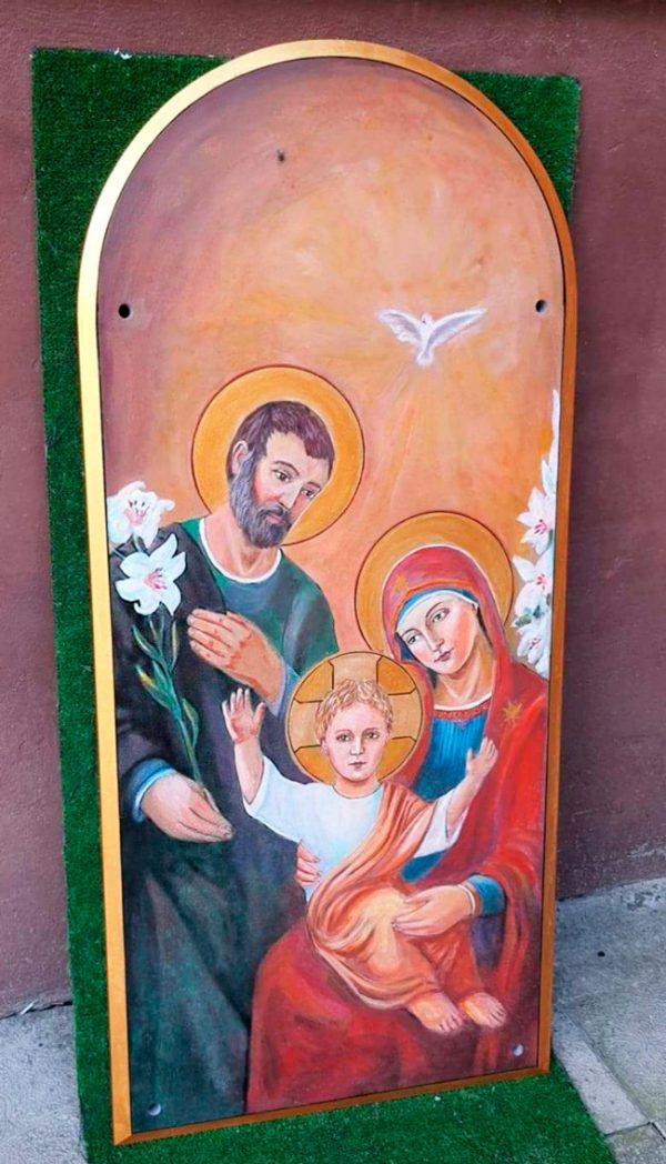 Икона Святое Семейство на камне для фасада