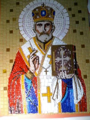 Икона Николая Чудотворца в митре из мозаики для храма